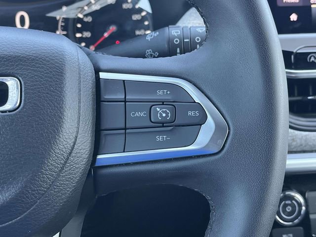 Used 2024 Jeep Compass Latitude image 32