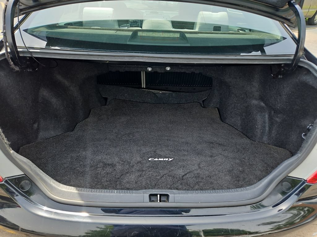 Used 2012 Toyota Camry LE FWD image 9