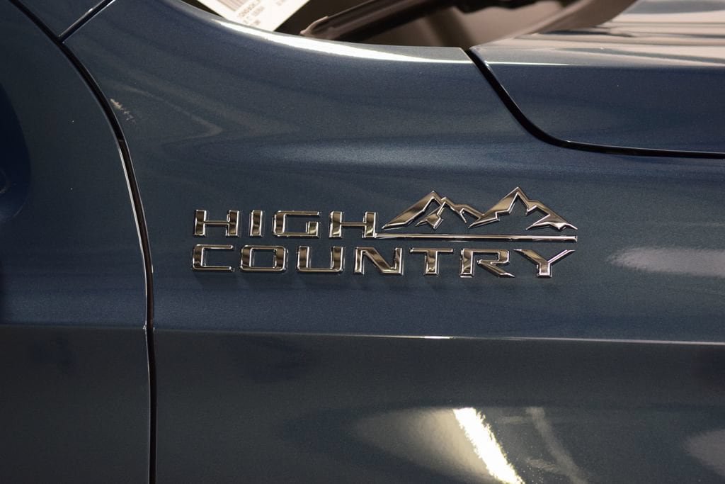 New 2026 Chevrolet Suburban High Country AWD/4WD image 16