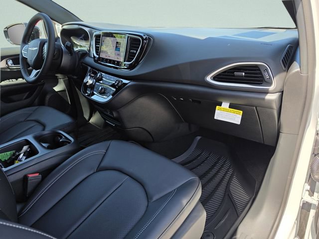 New 2026 Chrysler Voyager LX FWD image 15