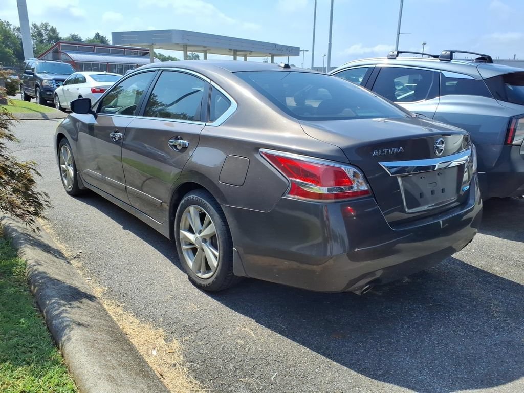 Used 2014 Nissan Altima 2.5 SL w/ Technology Package FWD image 4