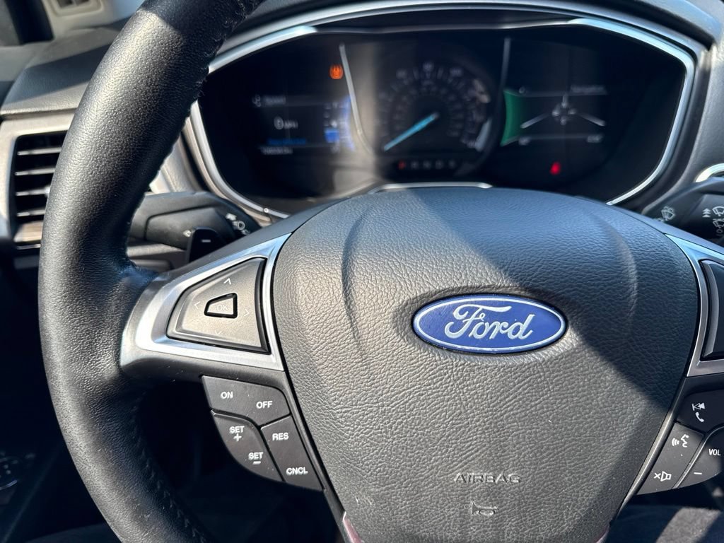 Used 2018 Ford Fusion SE w/ Fusion SE Technology Package FWD image 24