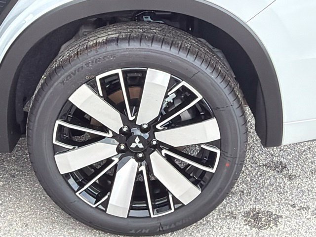 New 2026 Mitsubishi Outlander SEL FWD image 14