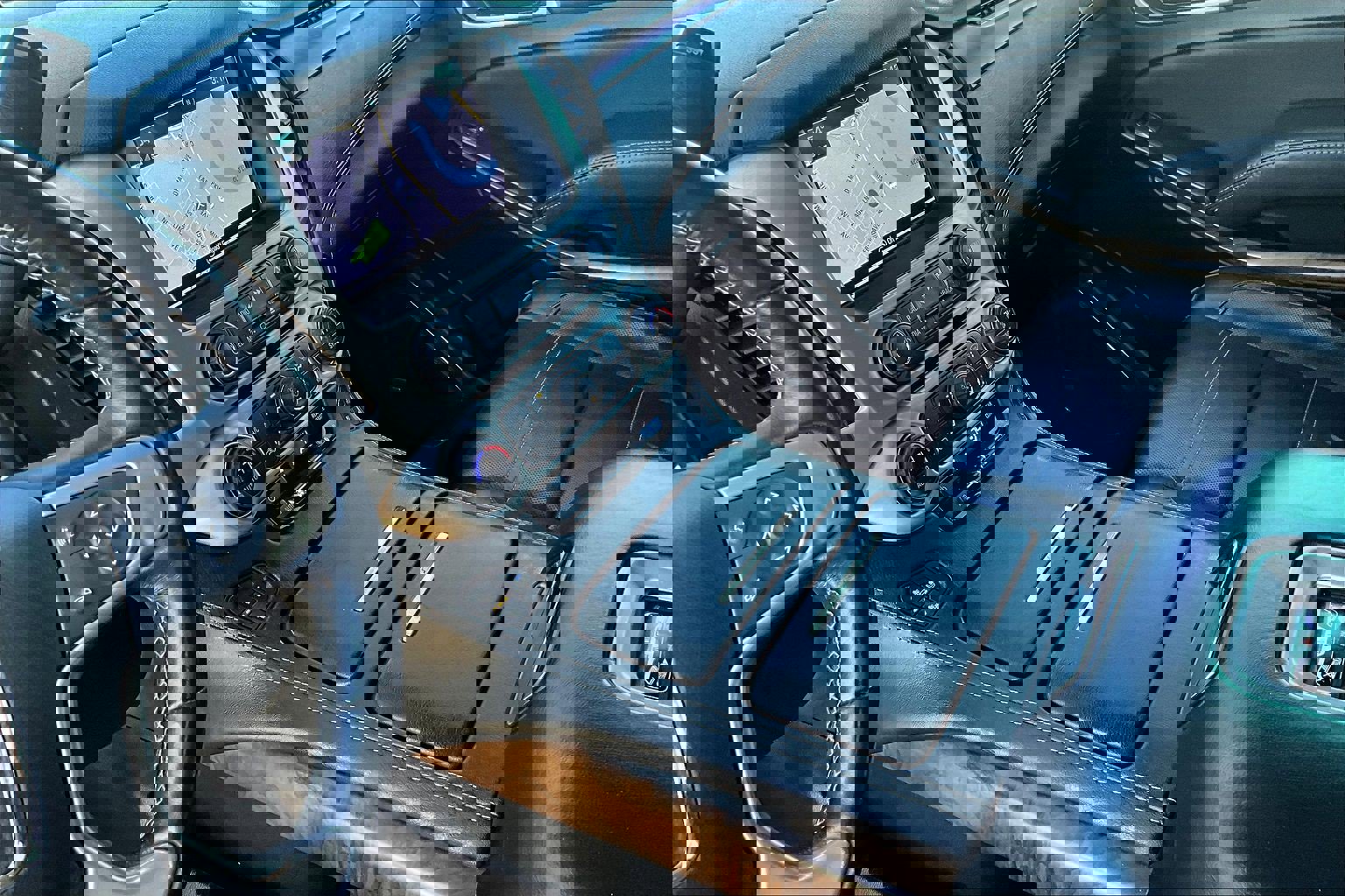 Used 2020 GMC Yukon Denali w/ Denali Premium Package image 18