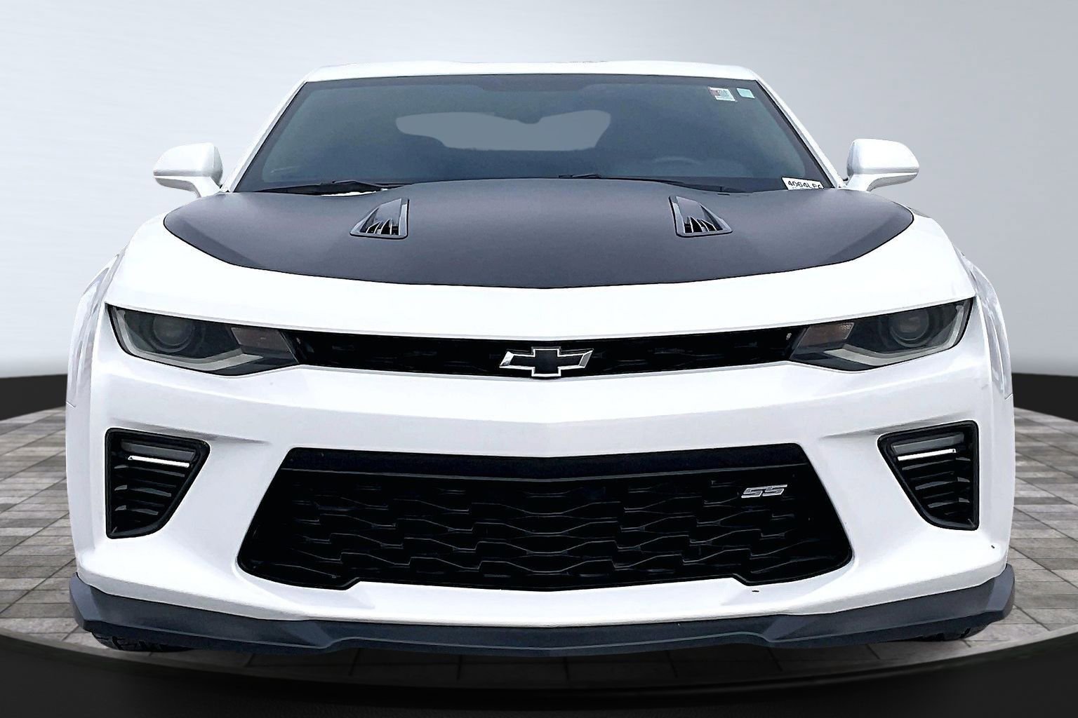Used 2018 Chevrolet Camaro SS image 3
