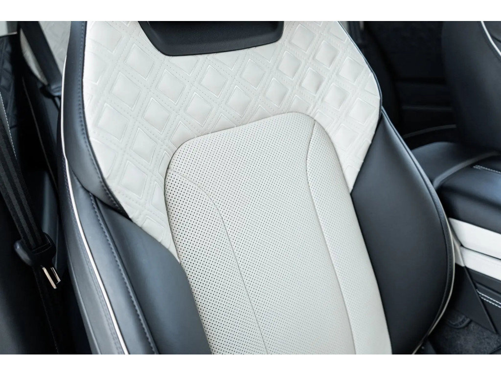 Used 2023 Bentley Continental GT V8 image 36