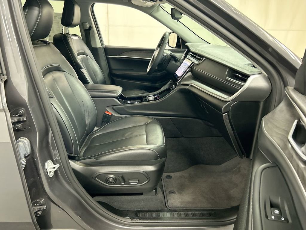 Certified 2023 Jeep Grand Cherokee L Limited image 24