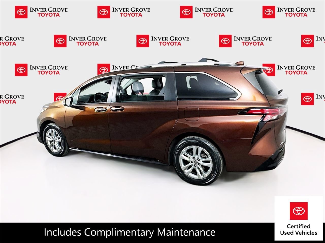Certified 2022 Toyota Sienna Limited AWD/4WD image 7