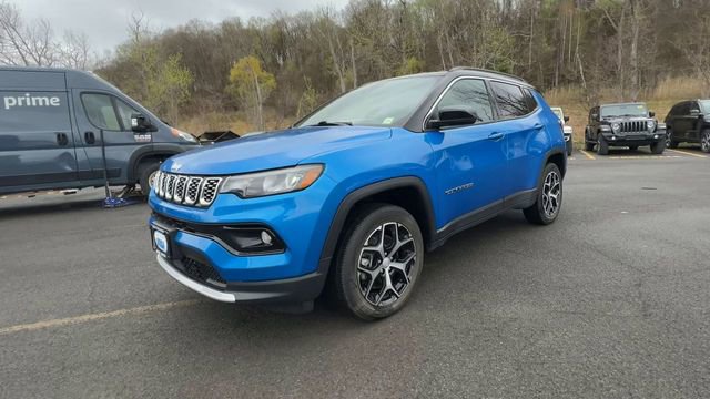 Used 2024 Jeep Compass Limited image 4