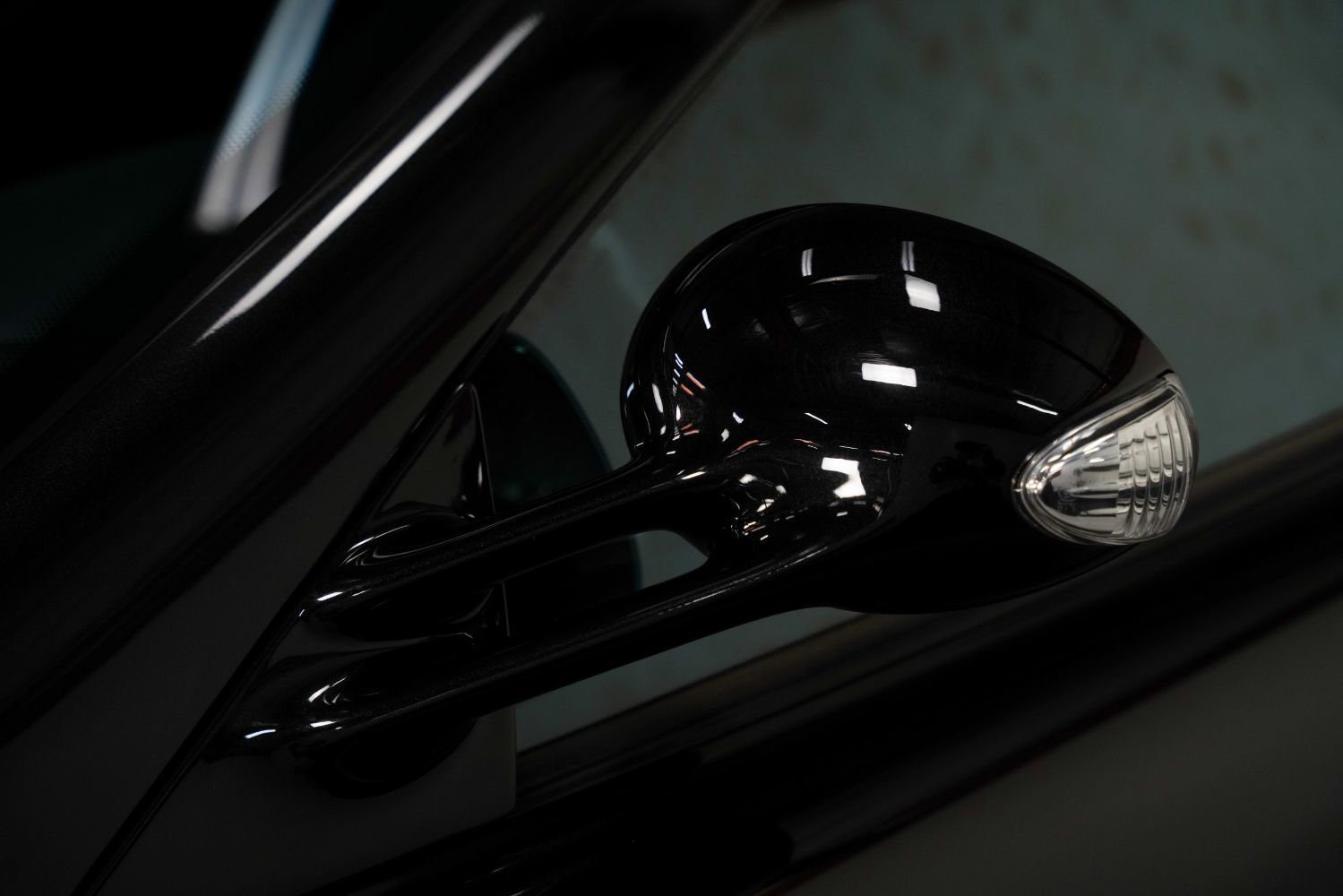 Used 2005 Mercedes-Benz SLR image 19