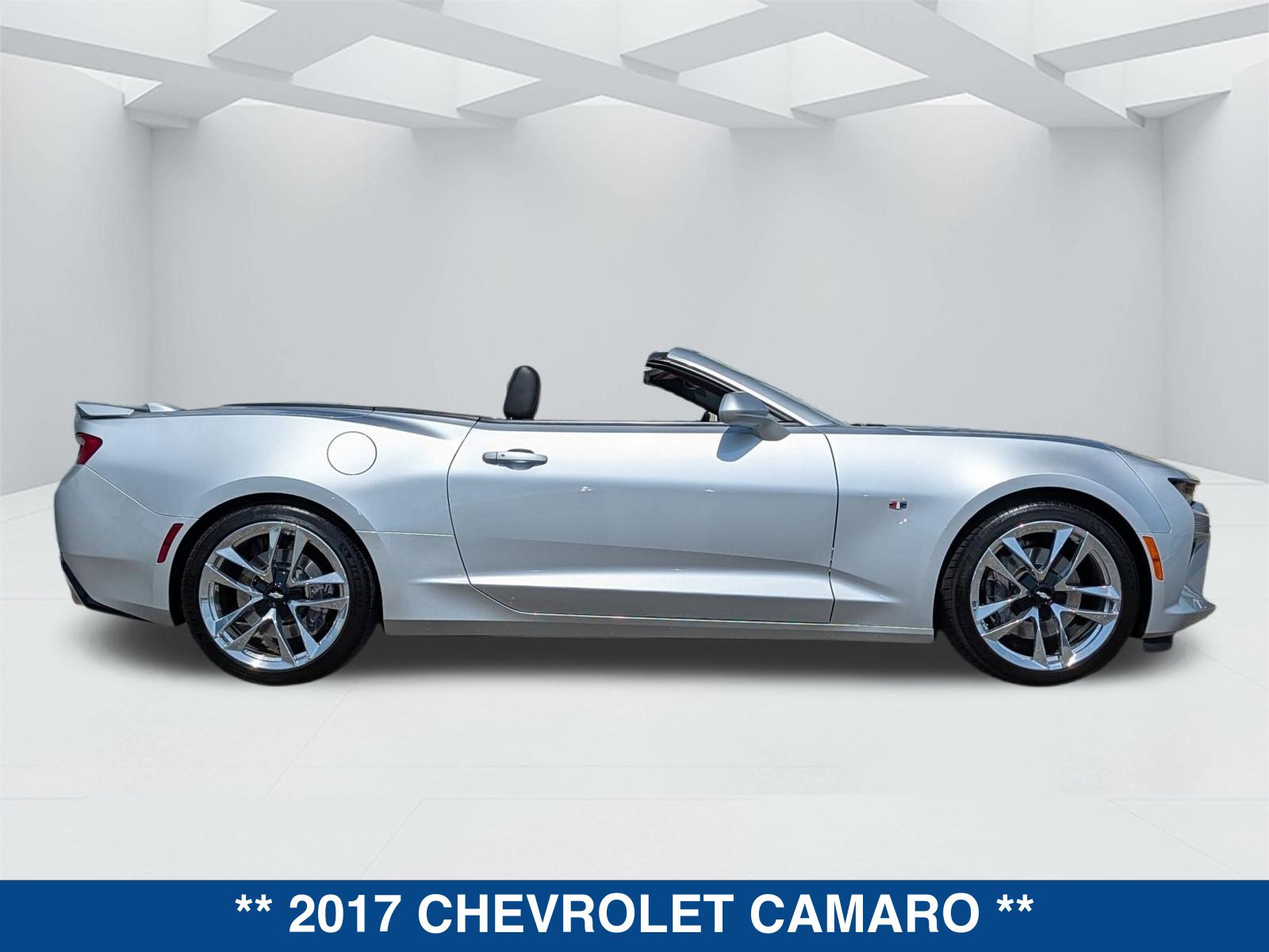 Used 2017 Chevrolet Camaro SS RWD image 4