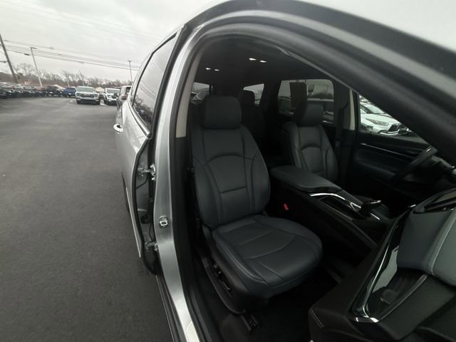 Used 2021 Buick Enclave Essence w/ Sound and Sites Package image 32