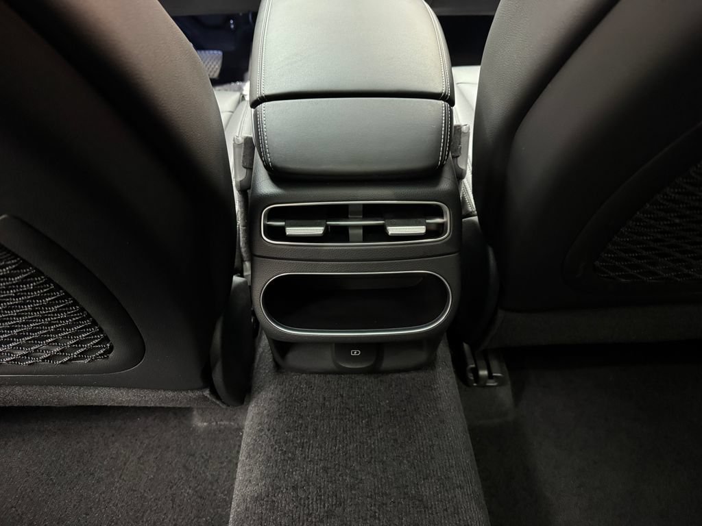 Used 2022 Genesis GV70 2.5T w/ Select Package AWD/4WD image 12