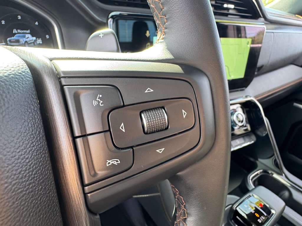 Used 2024 GMC Sierra 1500 AT4 w/ Technology Package AWD/4WD image 32