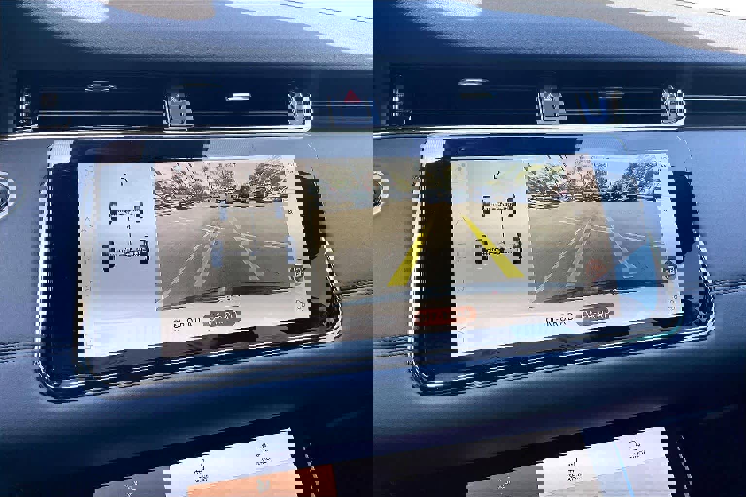 Used 2021 Land Rover Range Rover Evoque R-Dynamic SE image 25