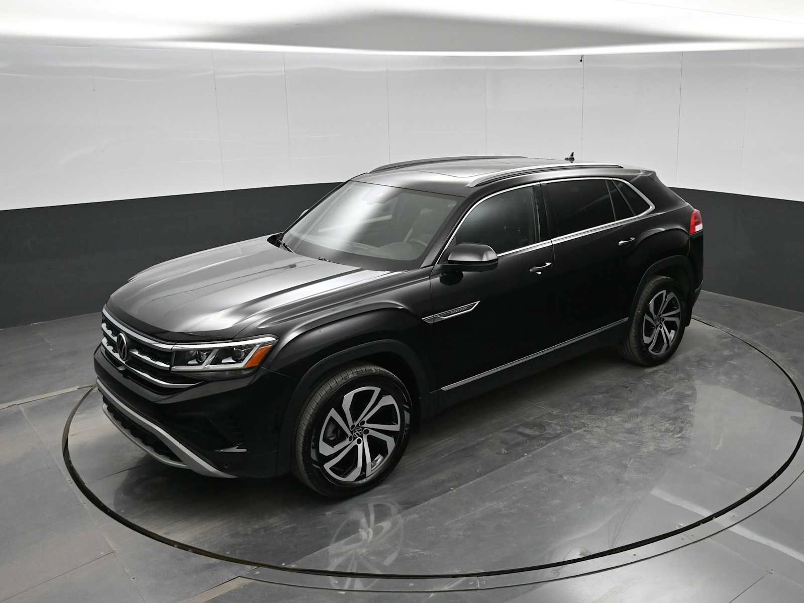 Used 2021 Volkswagen Atlas Cross Sport SEL Premium AWD/4WD image 26