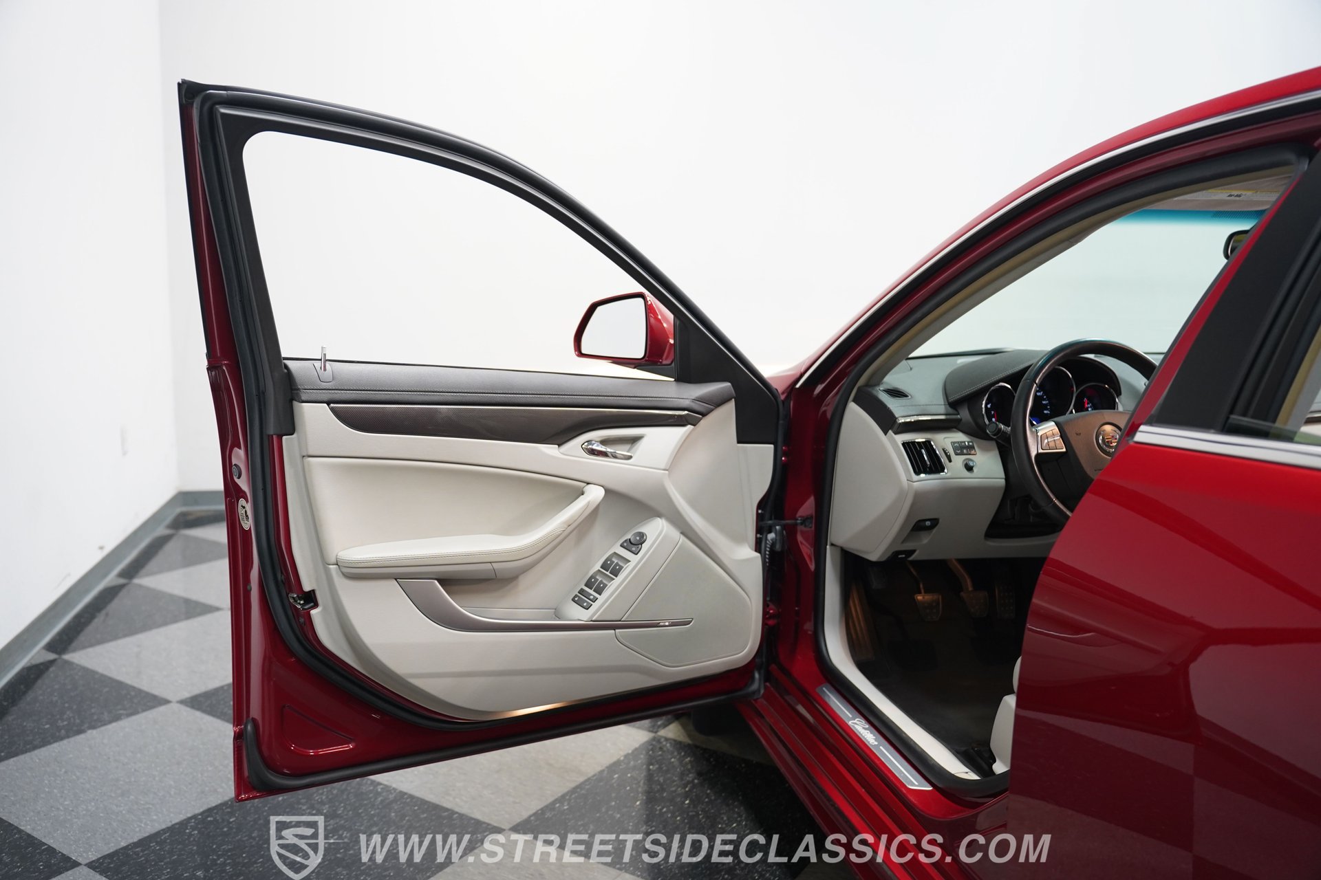 Used 2011 Cadillac CTS Sedan RWD image 36