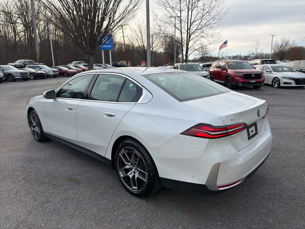 Used 2025 BMW i5 xDrive40 w/ Premium Package image 5