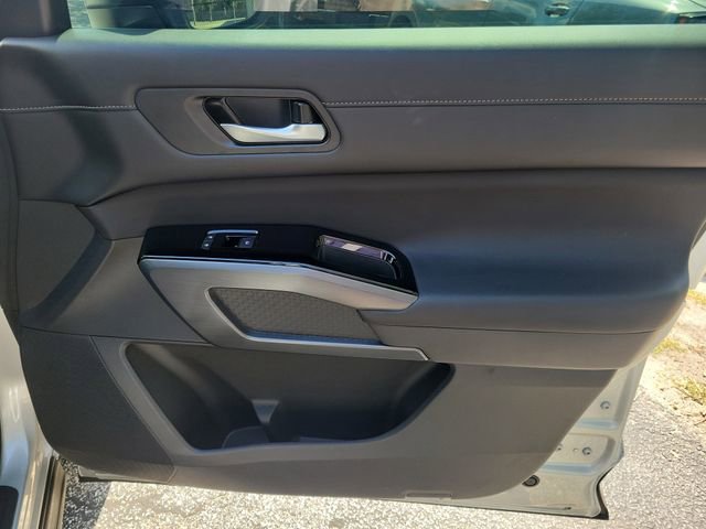 Used 2024 Nissan Pathfinder SL w/ SL Premium Package FWD image 29