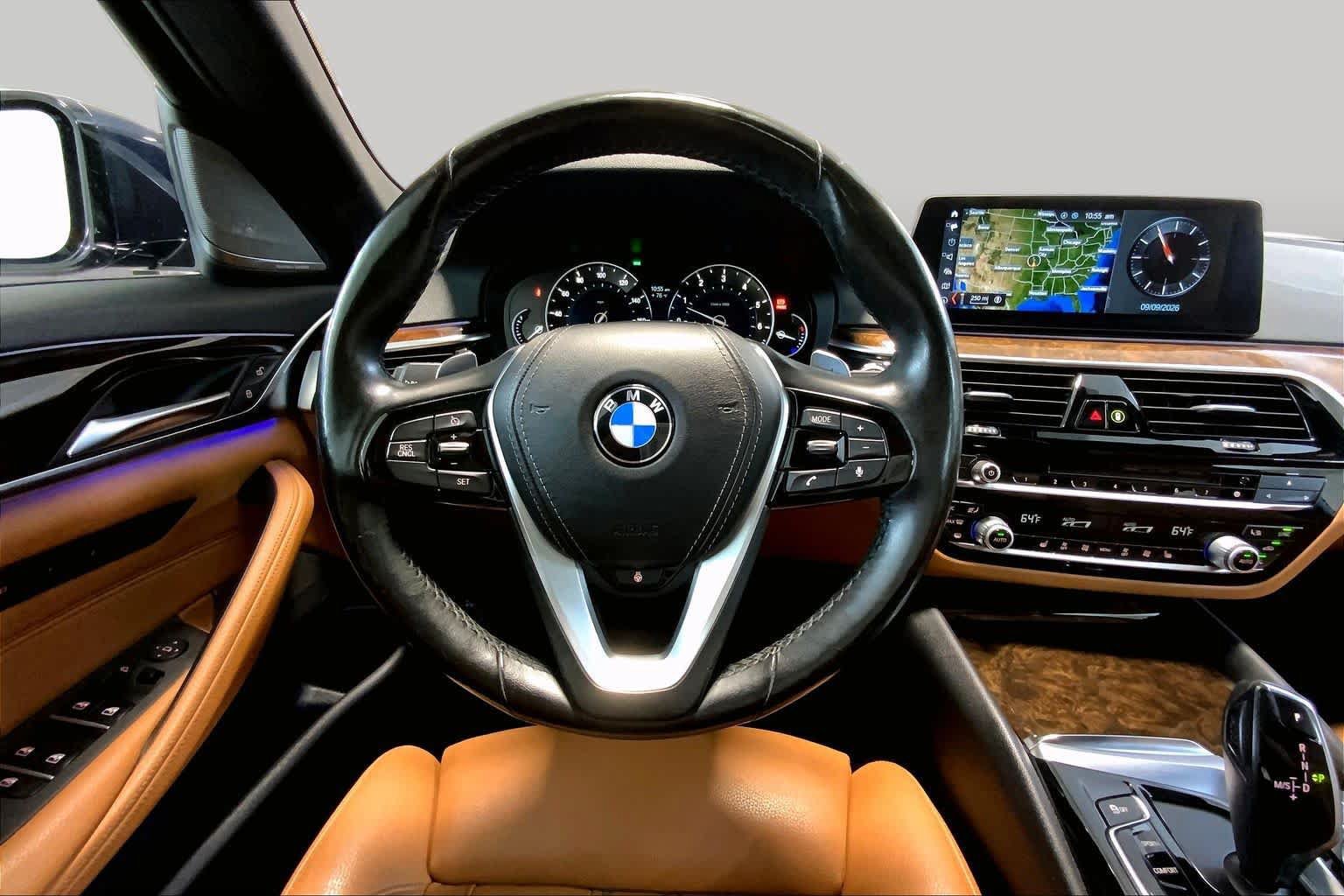 Used 2018 BMW 530i xDrive w/ Premium Package AWD/4WD image 5