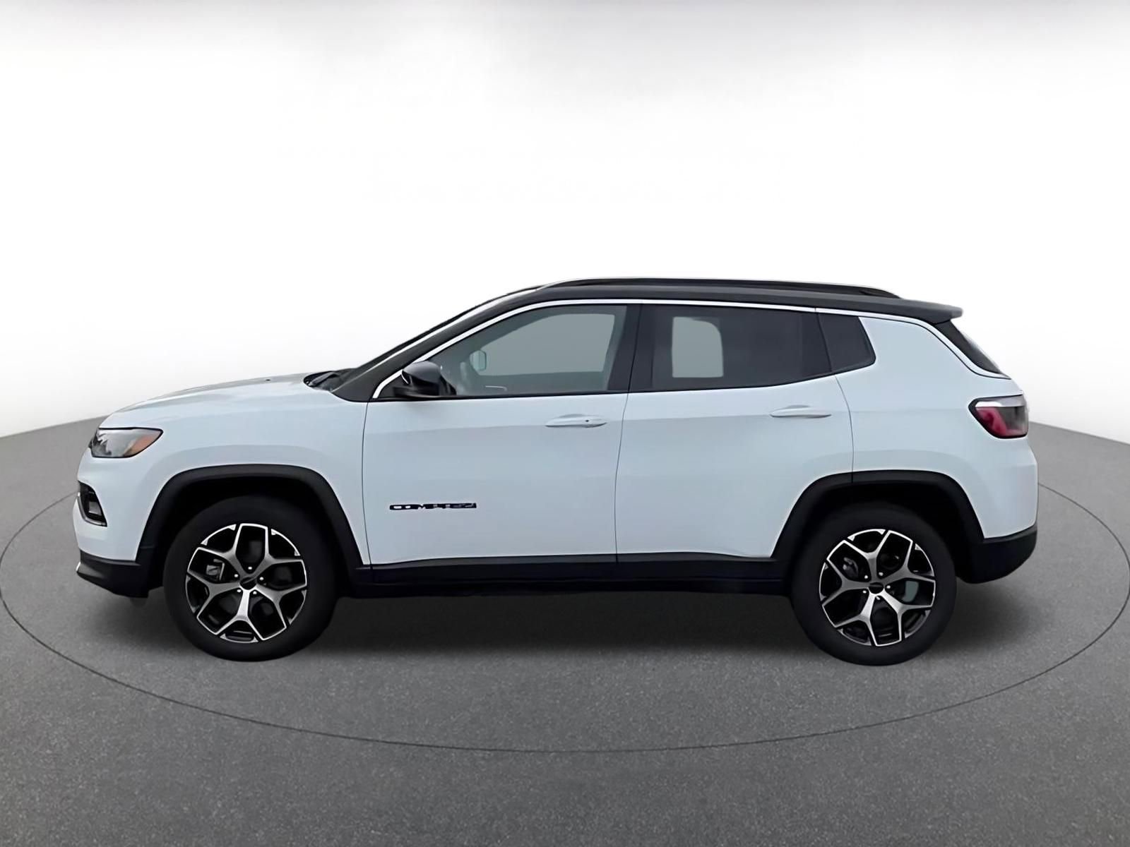 Used 2025 Jeep Compass Limited AWD/4WD image 9