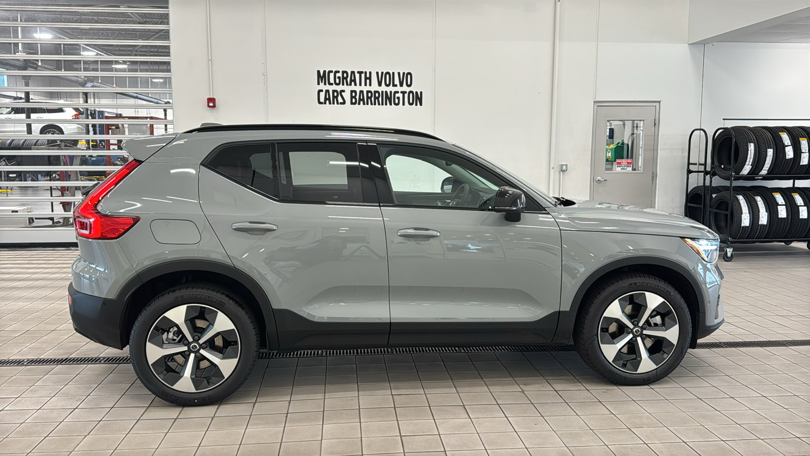 New 2026 Volvo XC40 B5 Plus w/ Protection Package Premier AWD/4WD image 4
