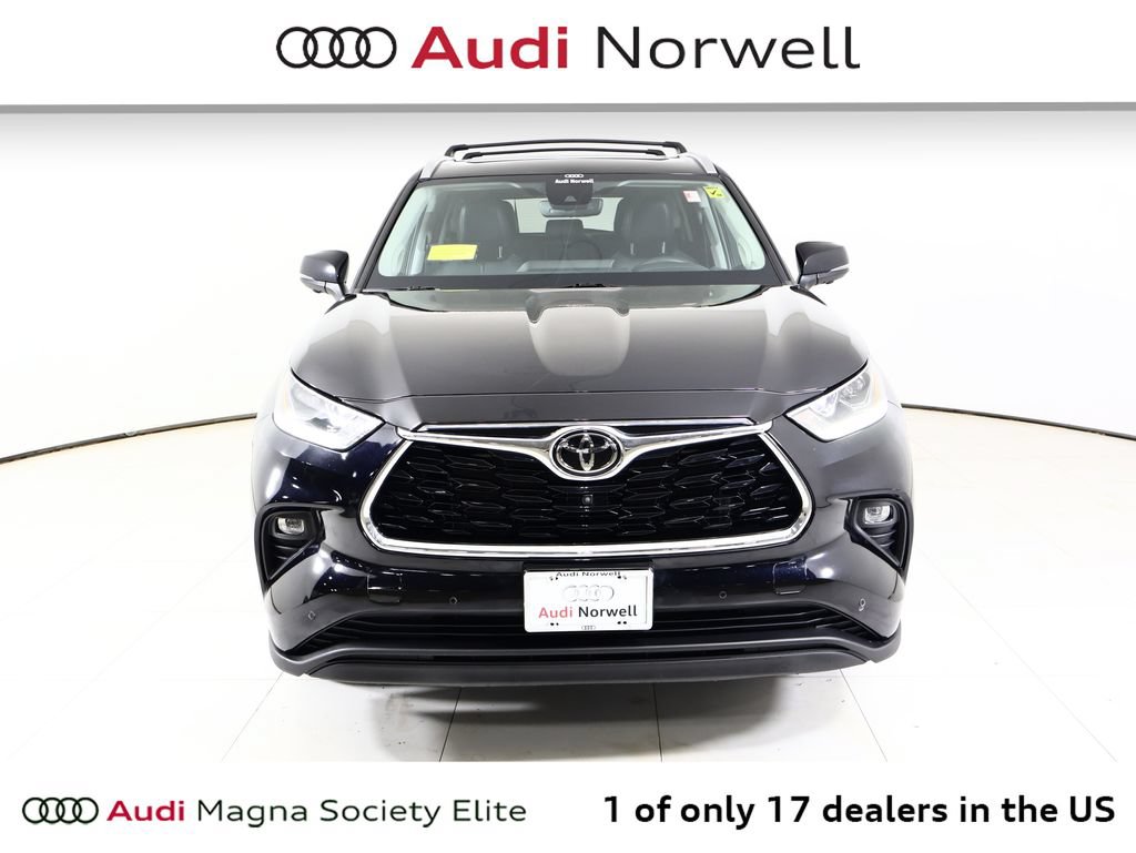 Used 2023 Toyota Highlander Limited AWD/4WD image 10