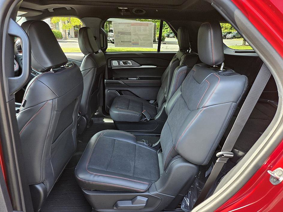 New 2025 Ford Explorer ST image 14