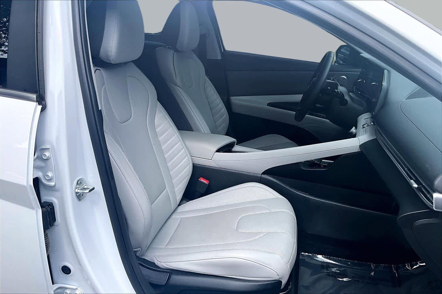 Used 2024 Hyundai Elantra Limited FWD image 8