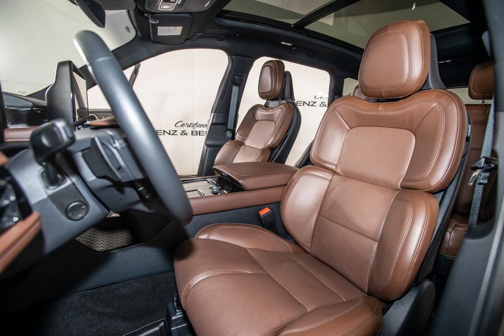 Used 2025 Lincoln Aviator Reserve w/ Equipment Group 201A image 14