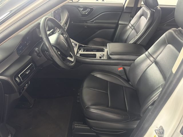 Used 2023 Lincoln Aviator AWD w/ Premium Package image 17