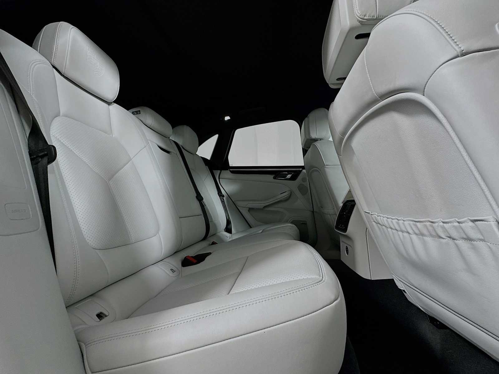 Certified 2026 Porsche Macan AWD/4WD image 28