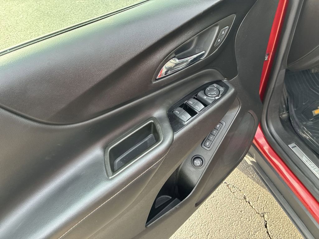 Used 2023 Chevrolet Equinox Premier image 13