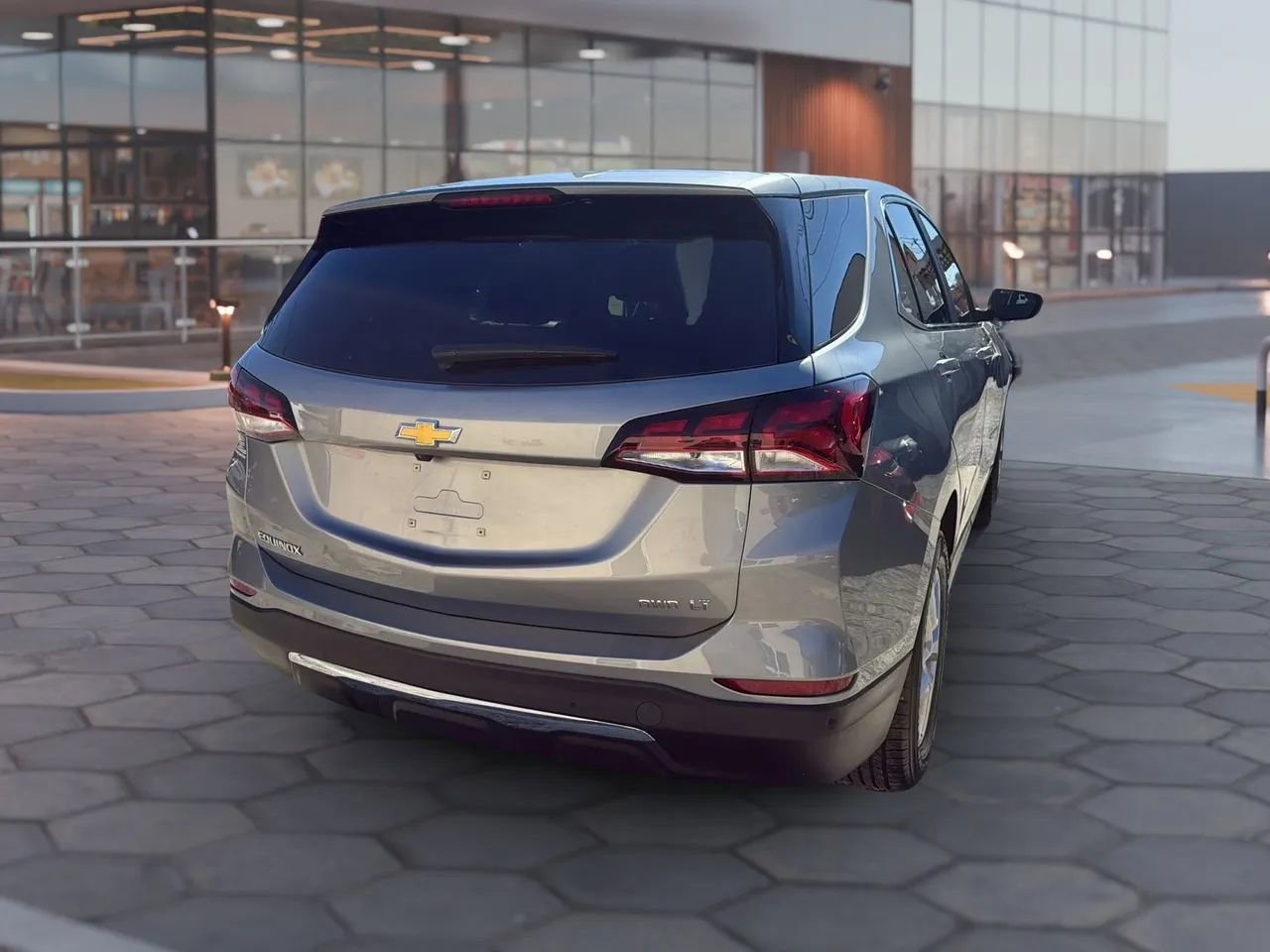 Used 2023 Chevrolet Equinox LT image 8