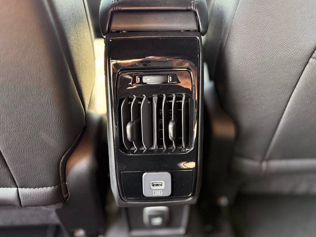 Used 2025 Jeep Compass Limited w/ Sun & Sound Group AWD/4WD image 8