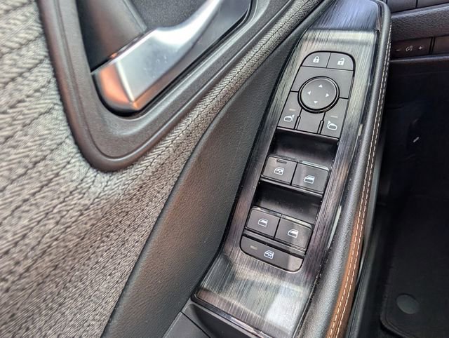 Used 2022 Nissan Rogue SV image 38