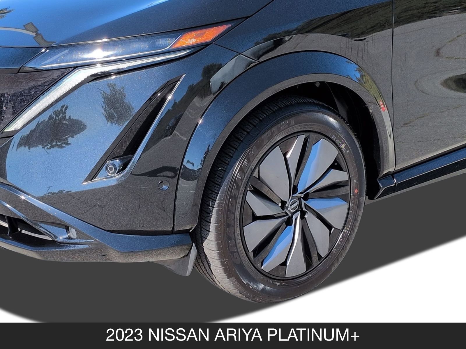 Used 2023 Nissan Ariya image 10