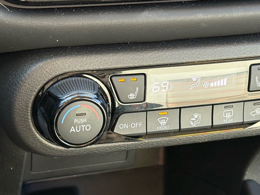 Used 2024 Nissan Kicks SR w/ SR Premium Package image 20