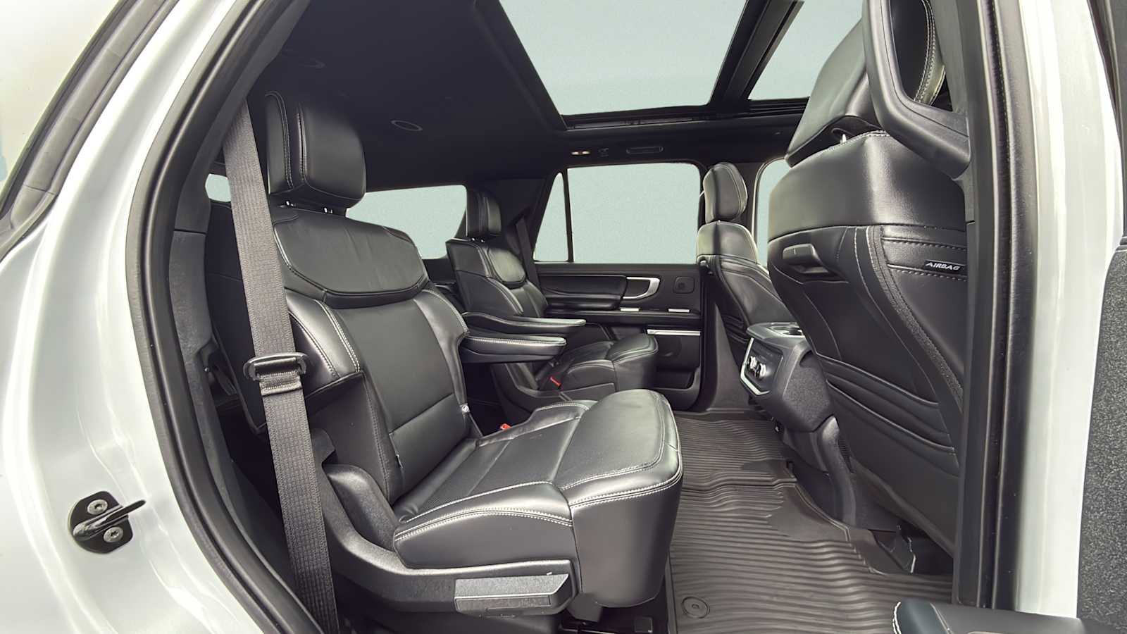 Used 2025 Ford Expedition Platinum w/ Stealth Performance Package image 25