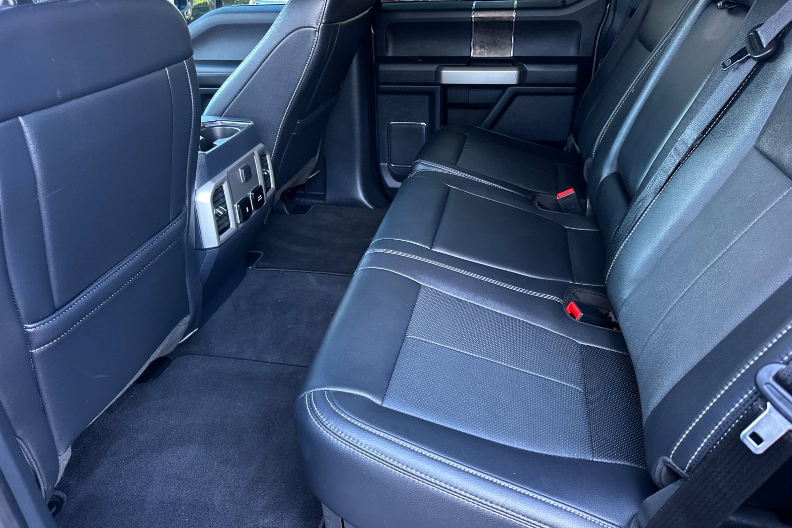 Used 2022 Ford F250 Lariat image 12
