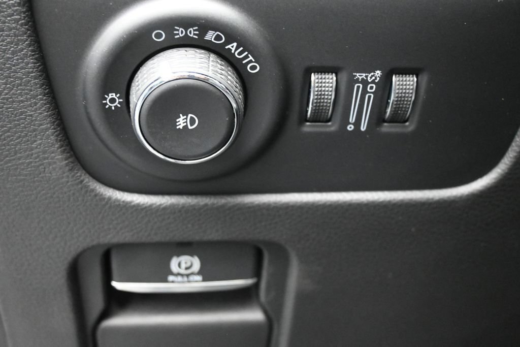 Used 2025 Jeep Wagoneer Series II AWD/4WD image 13