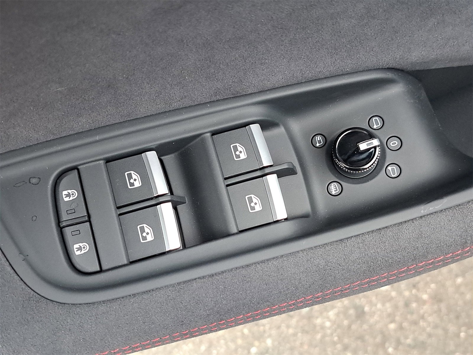 New 2025 Audi RS Q8 performance image 34