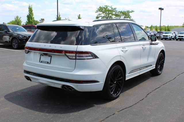 Certified 2024 Lincoln Aviator Reserve w/ Jet Package AWD/4WD image 3