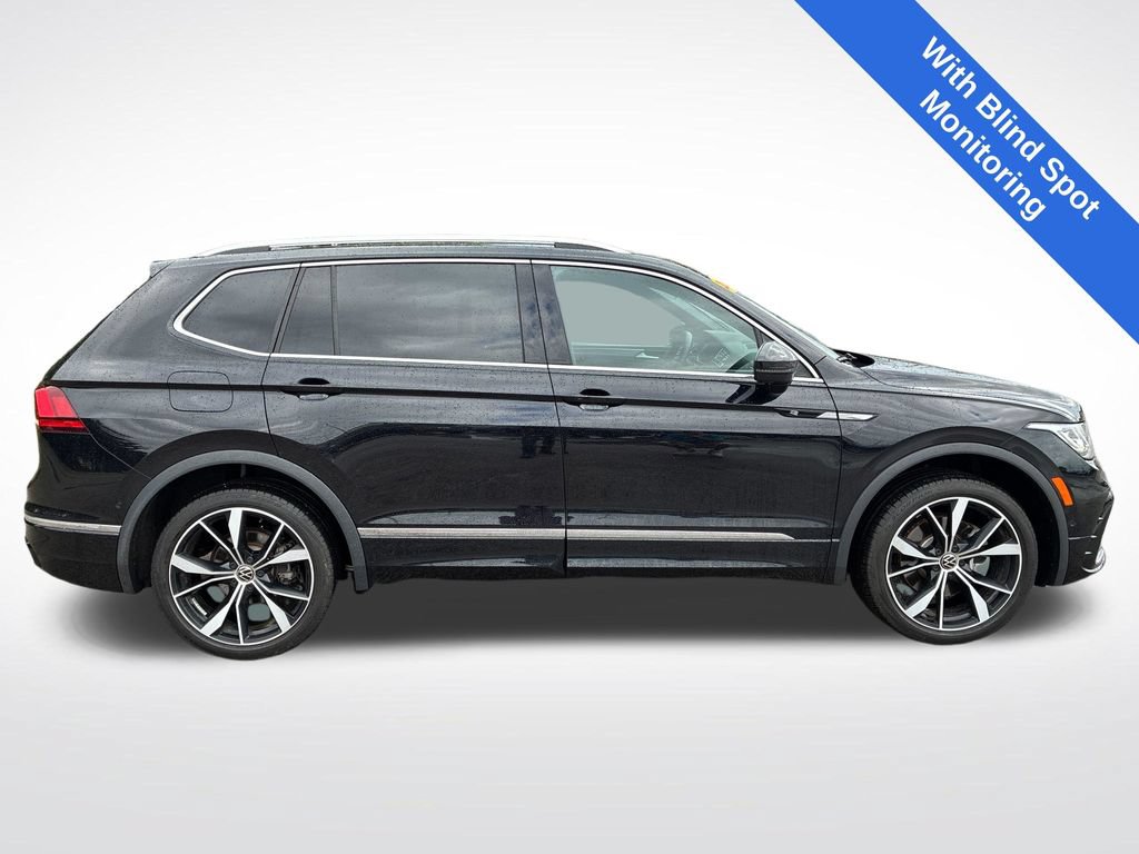 Used 2024 Volkswagen Tiguan SEL R-Line AWD/4WD image 2