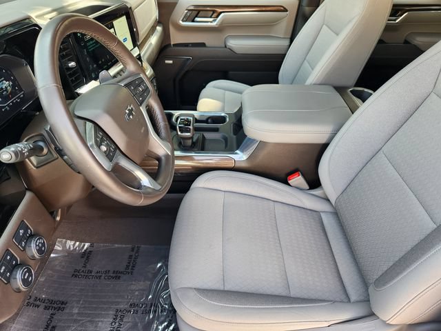 Used 2023 Chevrolet Silverado 1500 LT Trail Boss w/ Convenience Package II AWD/4WD image 4