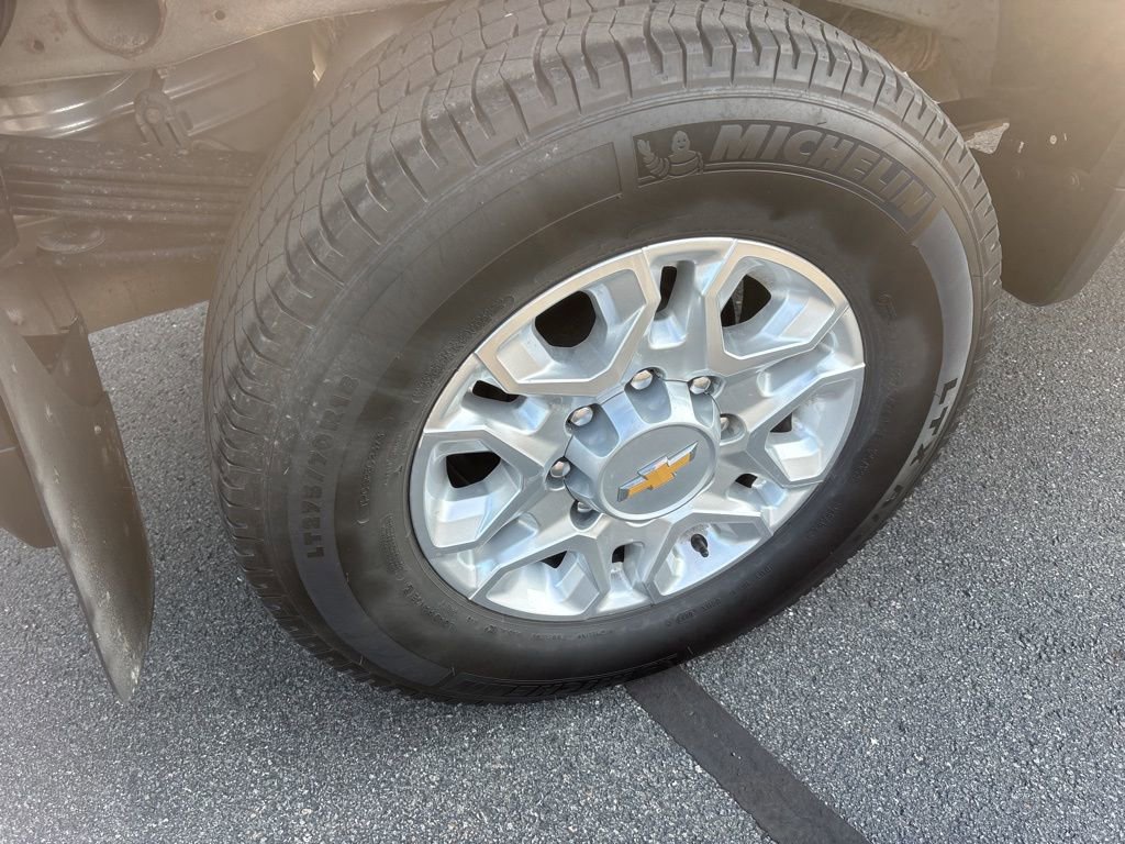 Certified 2024 Chevrolet Silverado 2500 LT w/ Convenience Package image 16