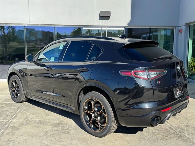 New 2025 Alfa Romeo Stelvio Sprint image 5