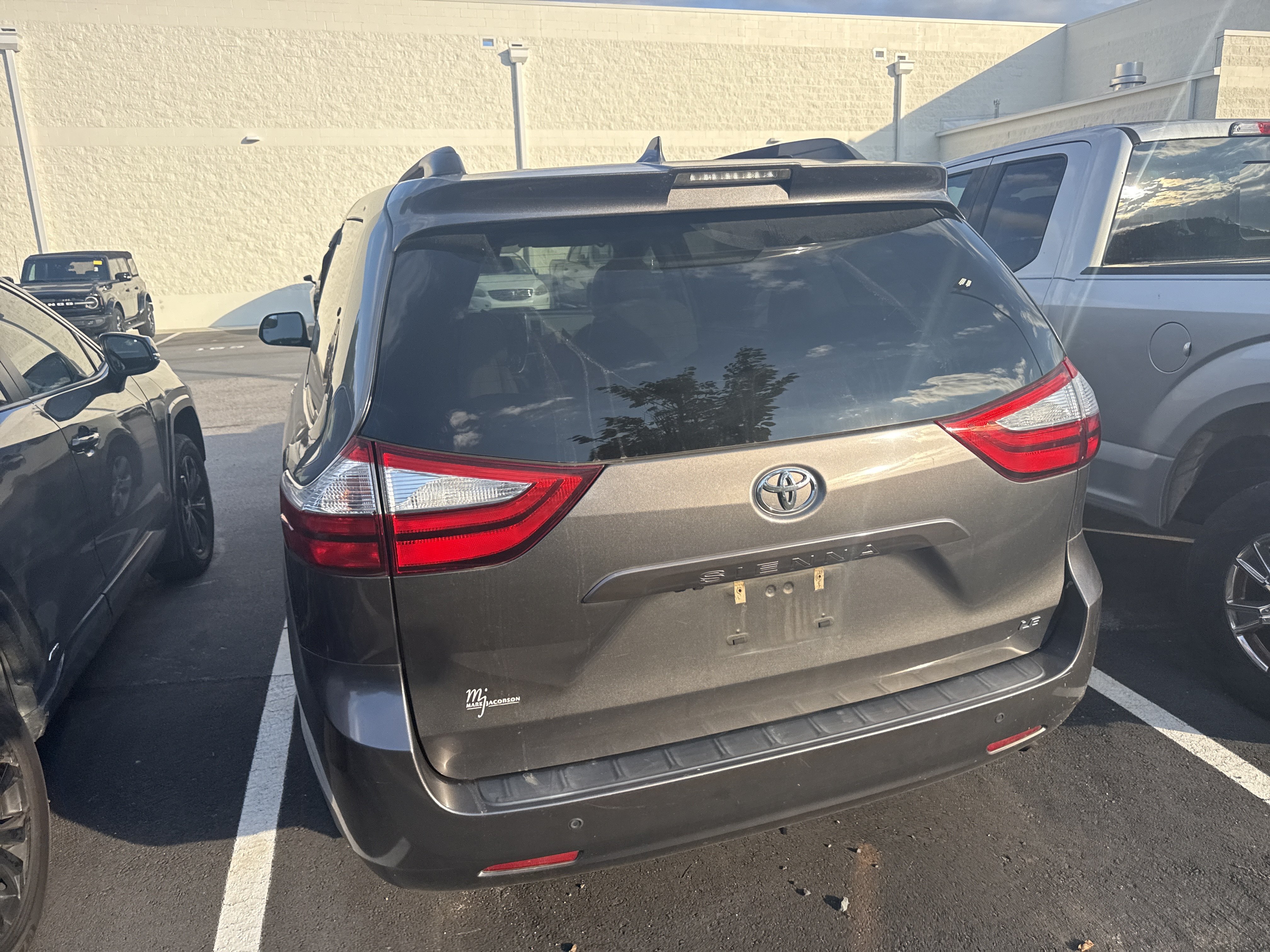 Used 2019 Toyota Sienna LE FWD image 44