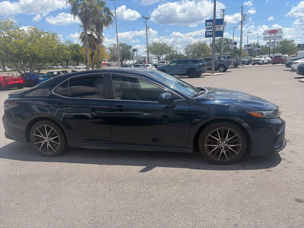 Used 2021 Toyota Camry SE FWD image 5