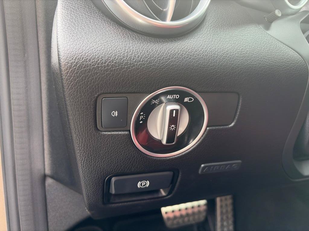 Used 2017 Mercedes-Benz SLC 300 image 11